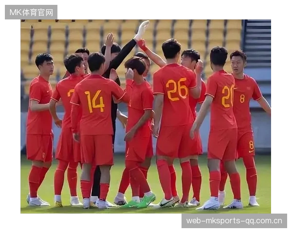 国足进攻：从“少数派”到“战略新生”——如何让中国足球再次燃起进攻的热情？